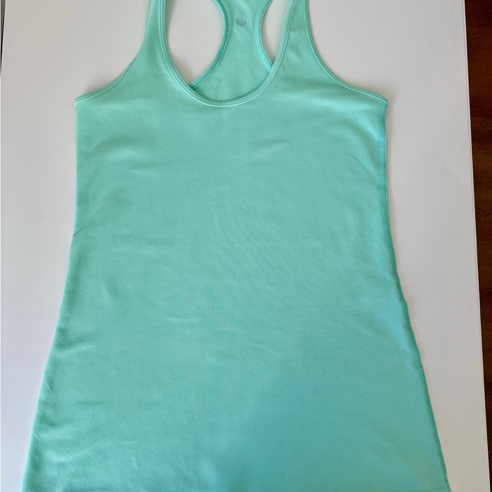 Lululemon tank size 8 (excellent condition!)